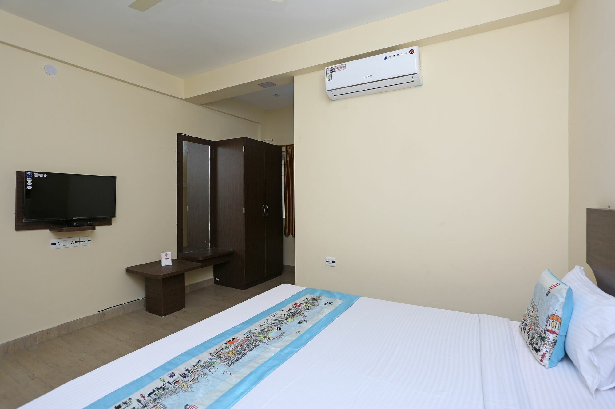 Oyo 11343 Hotel Sai International Bhuvanesvar Kültér fotó
