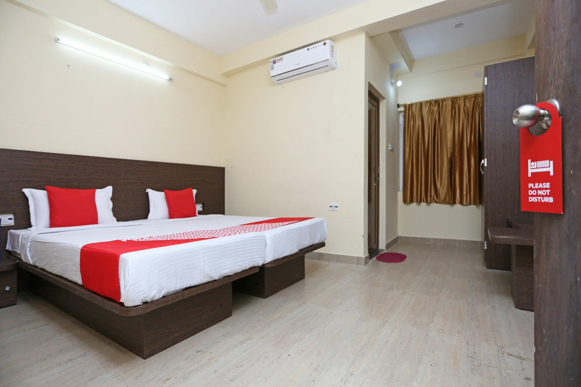 Oyo 11343 Hotel Sai International Bhuvanesvar Kültér fotó